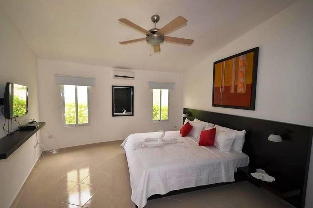 Specially Design 6 Bedroom Villa With King Beds