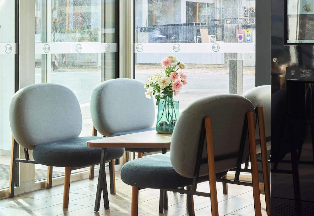 B&B HOTEL MASSY Gare TGV