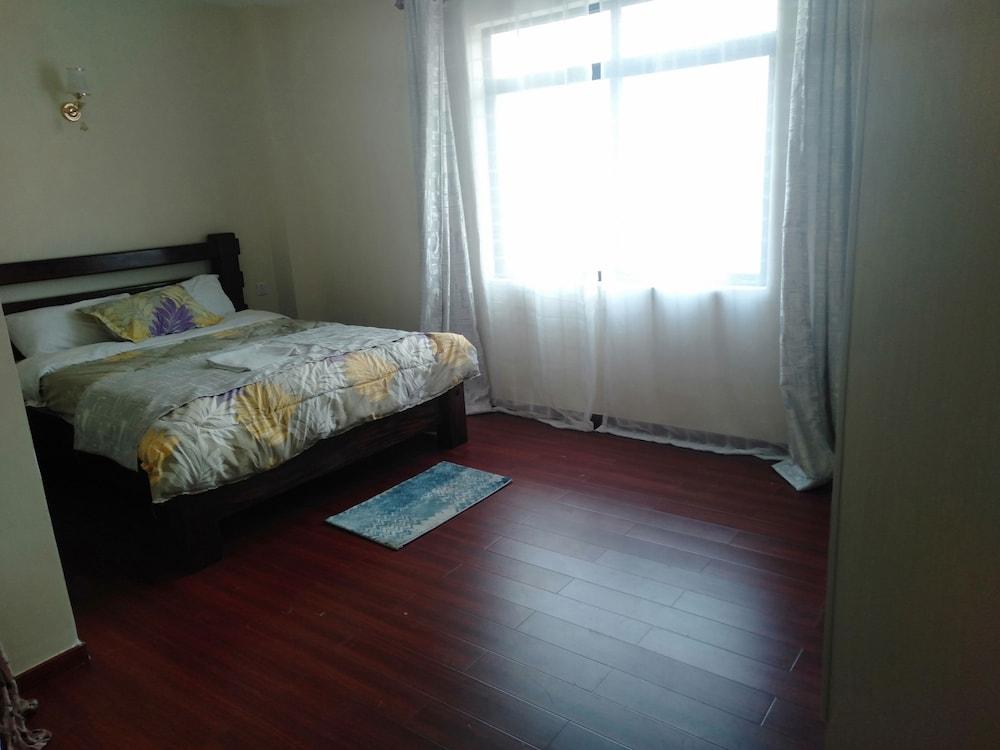 S. Lucie Mango Apartment