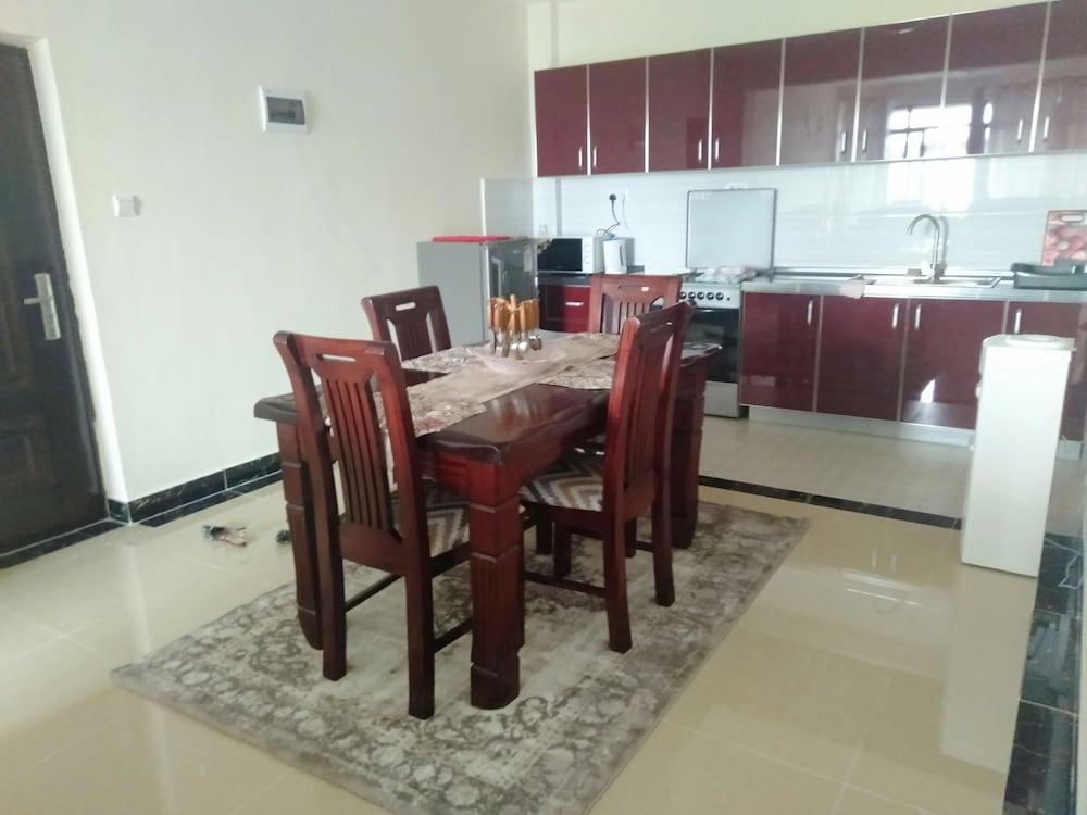 S. Lucie Mango Apartment