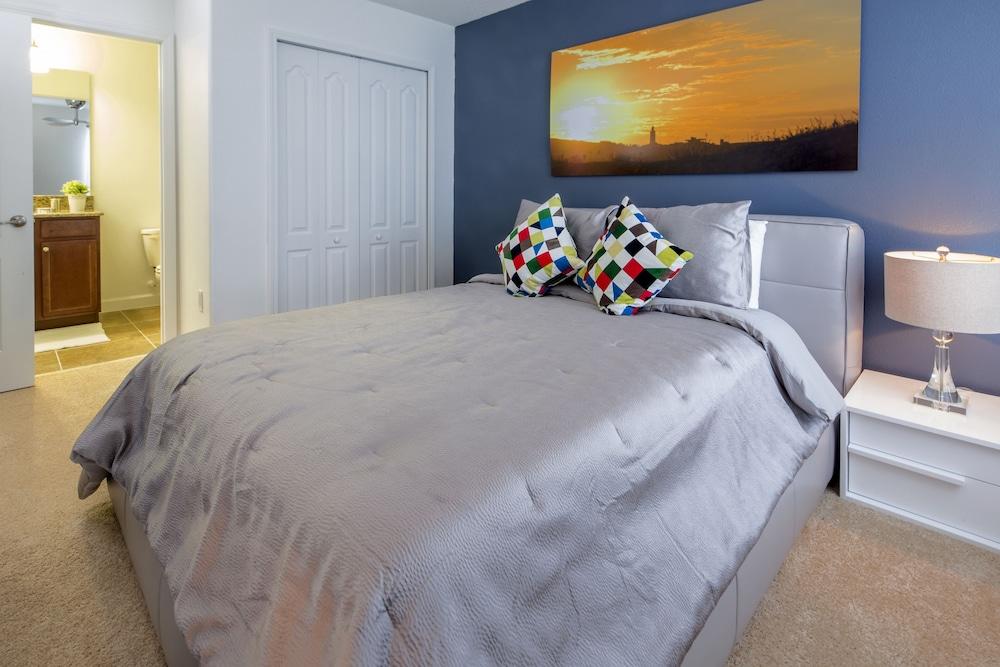 Jr Champions by VillaDirect