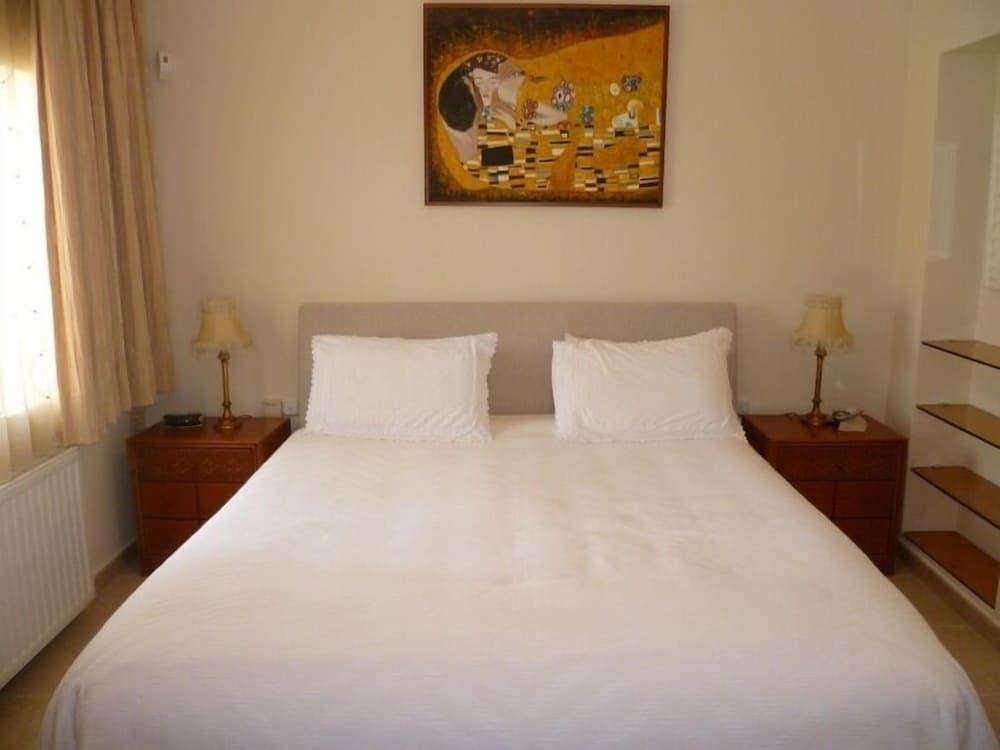 Luxury Villa With Pool & Jacuzzi