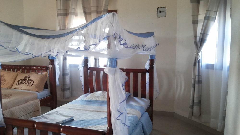 Parkside Safari Lodge