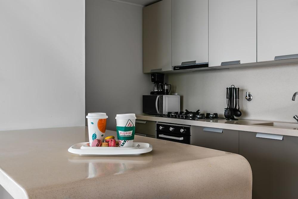 Lush Apartment Ocean View