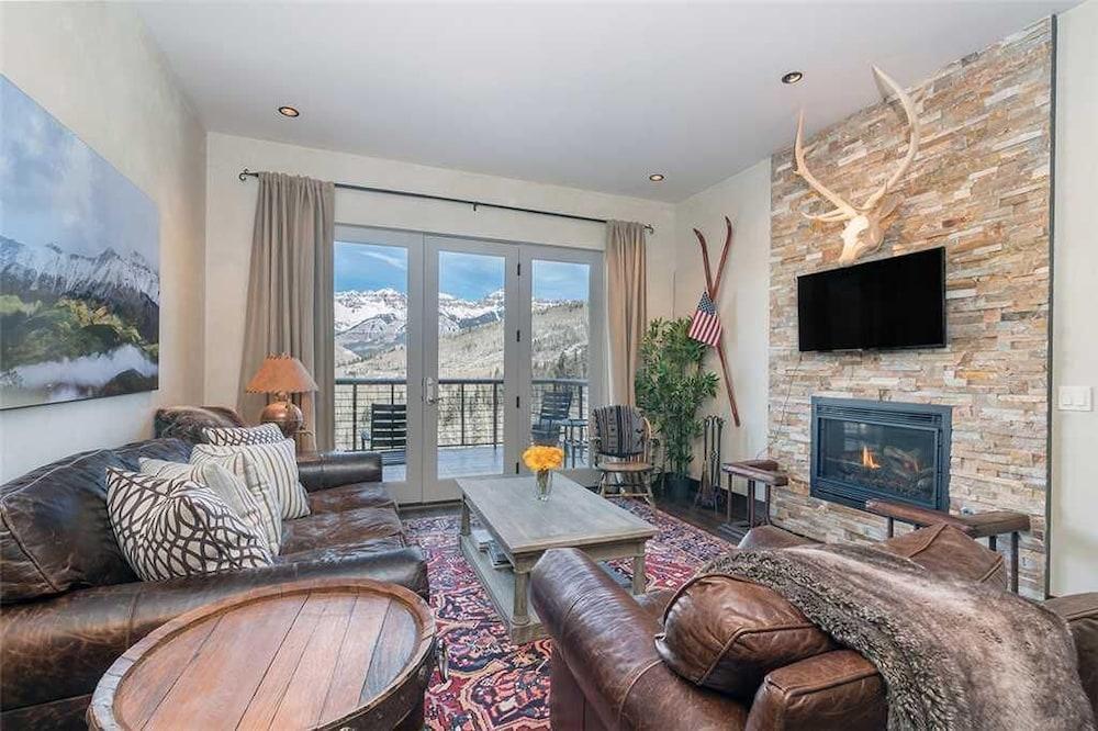 Cassidy Ridge B302