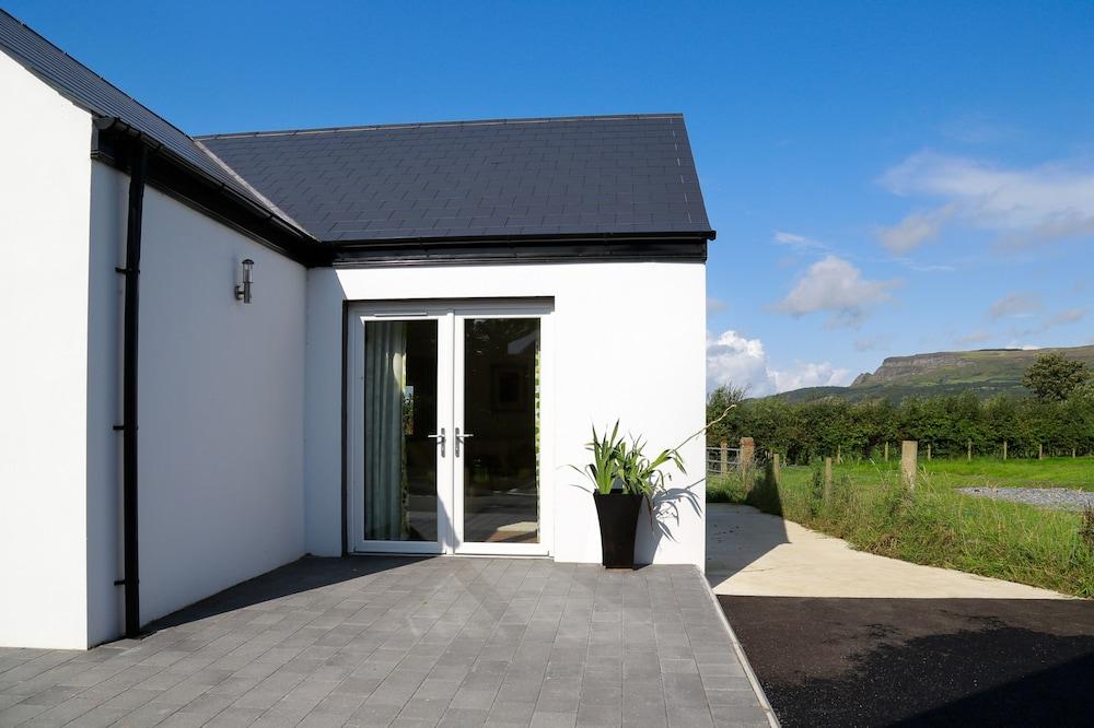 Willow House & Orchard Studios