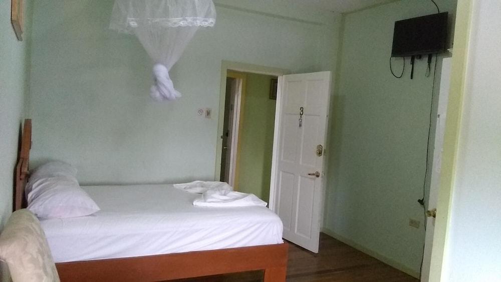 Ms Holder's Comfort Villa