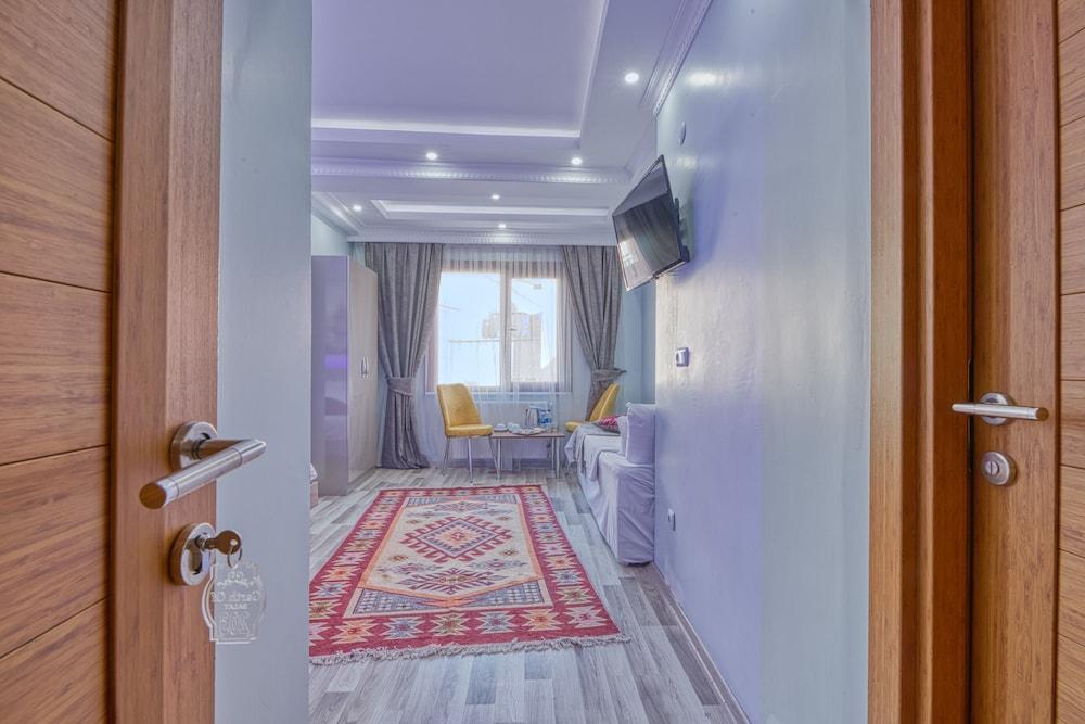 Garth of Balat Hotel