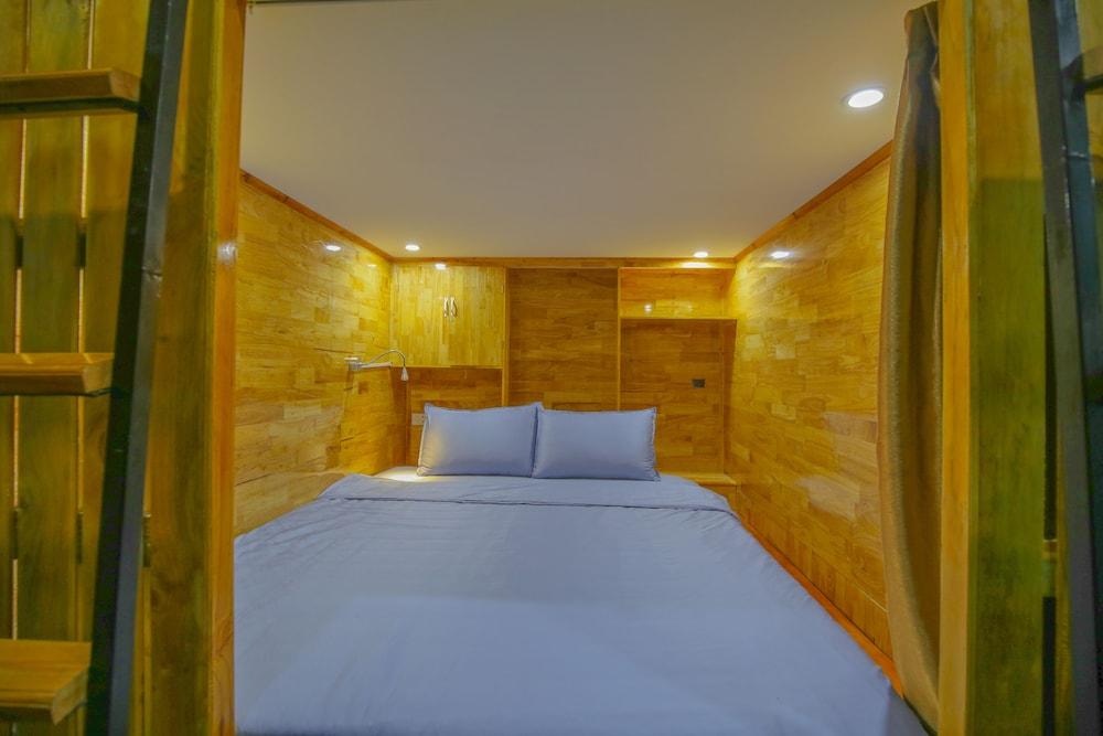 Cat Ba Pod Hostel