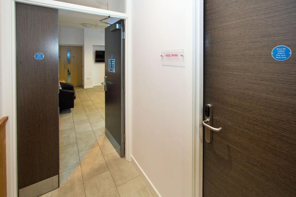 Canolfan Y Fron - Hostel