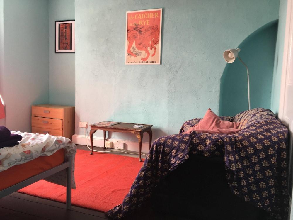 St Nicholas Street Apartment