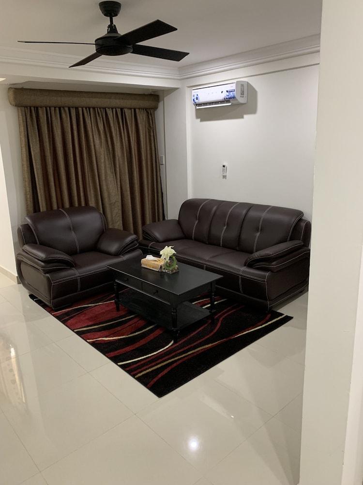 AM SEAVIEW RESIDENCE