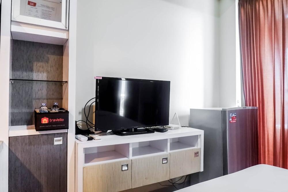 Relaxing Studio Apartment at Tamansari Papilio