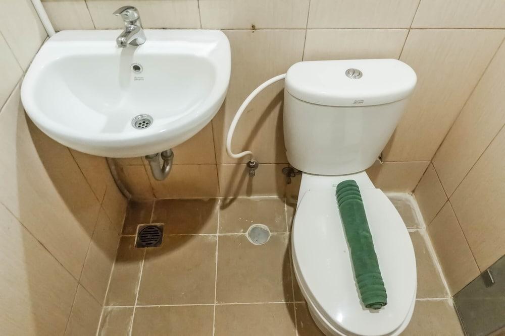 Relaxing Studio Apartment at Tamansari Papilio