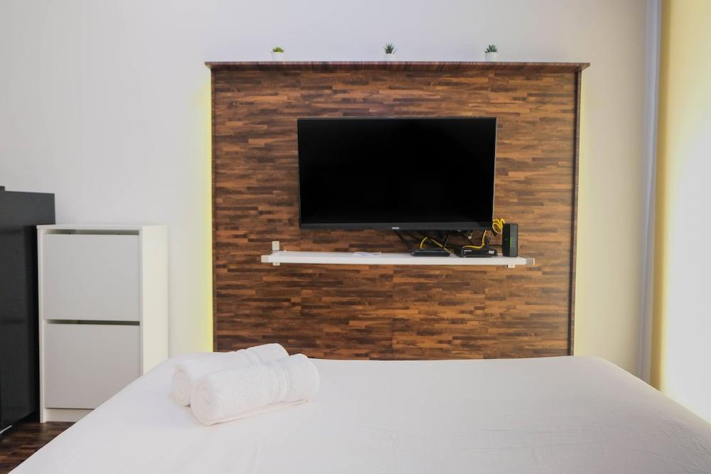 Cozy Studio Room at M-Town Apartment near Summarecon Serpong Mall