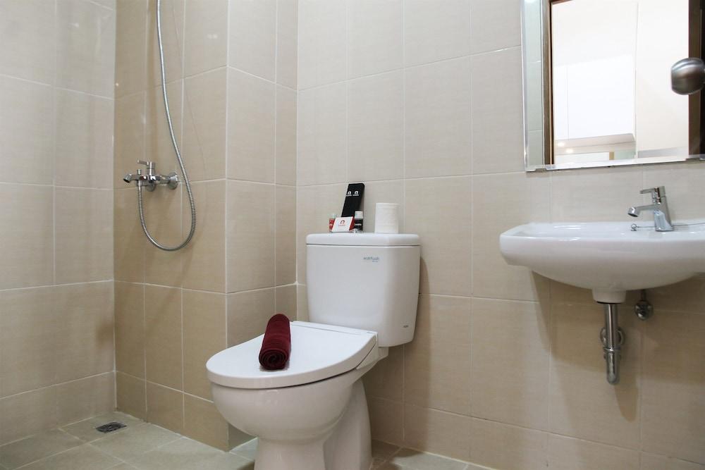 Comfy Studio Room @ Oasis Apartment