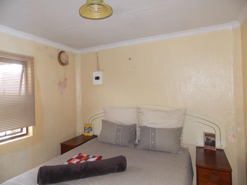 Orlando West Guest House - Hostel