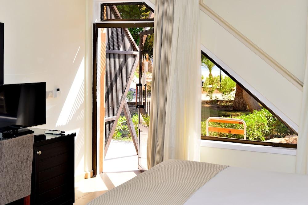 Eagle's Paradise Beach Resort Abu Soma