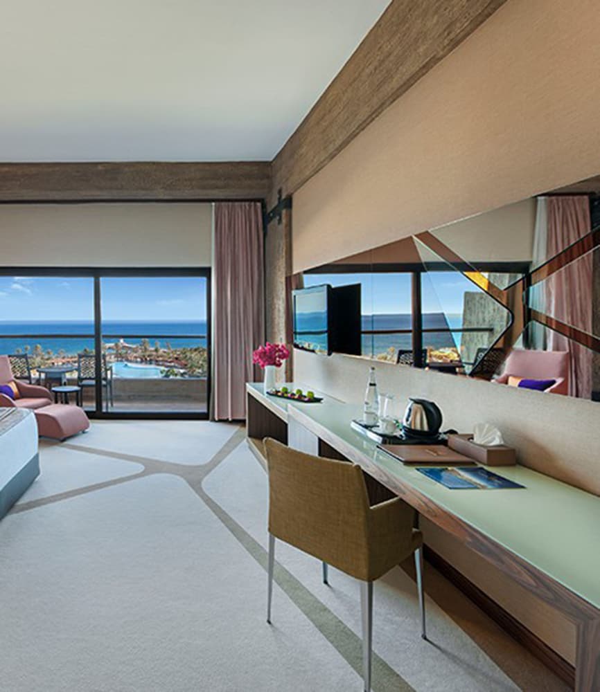 Noah's Ark Deluxe Hotel & Spa