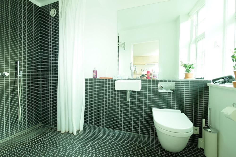 Central Canal Apartments 5