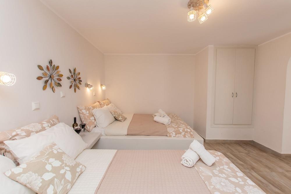 Naxos Enjoy Apartments