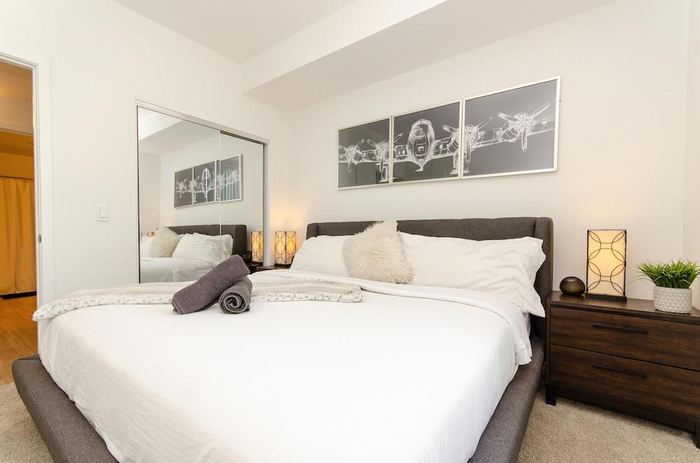 Hollywood VIP Suite on Sunset