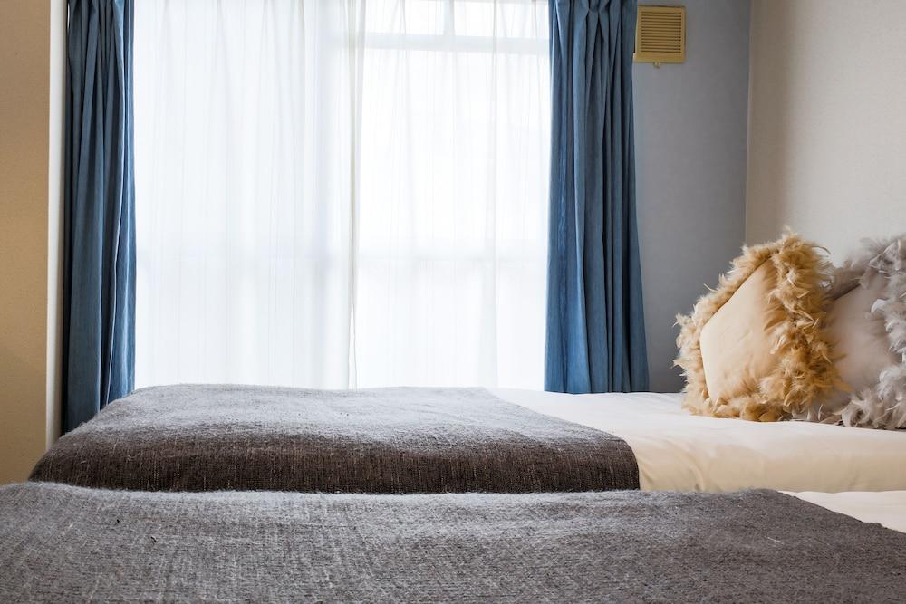 Grand Court Namba 401