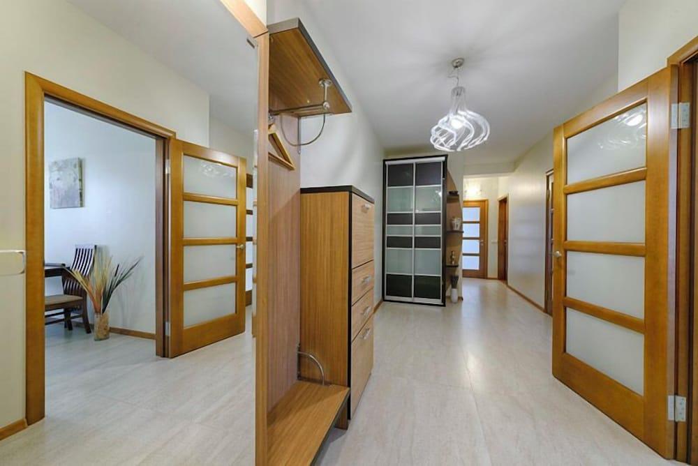 Home Apart Surganova str. 5A