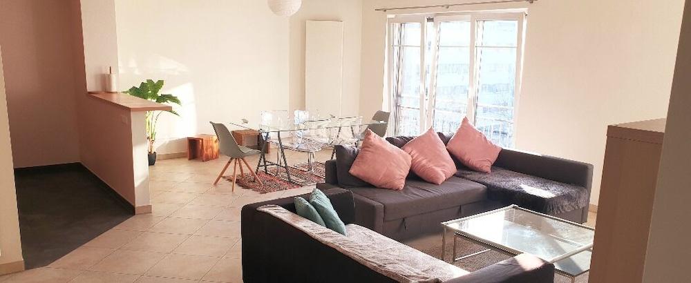 Large Modern Flat 100m2 in City Center - Parking