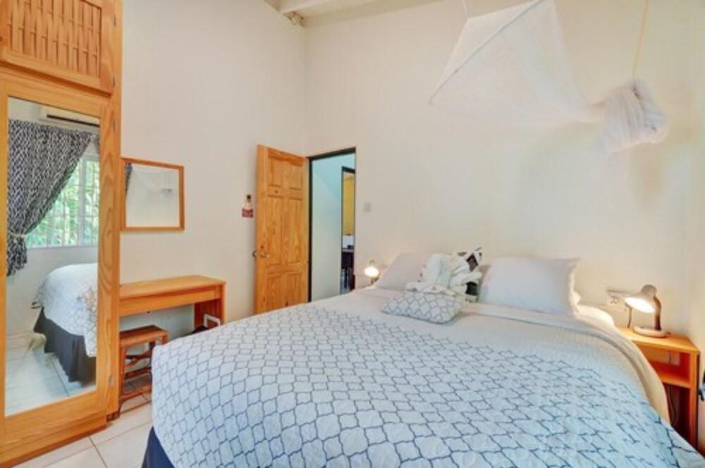 Hideaway Apartments Grenada