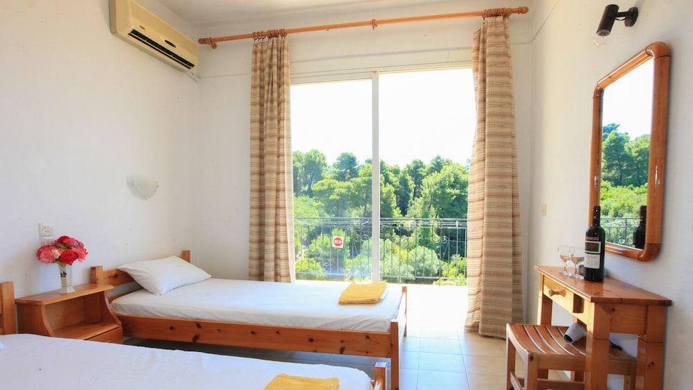 Filia Studios & Apartments