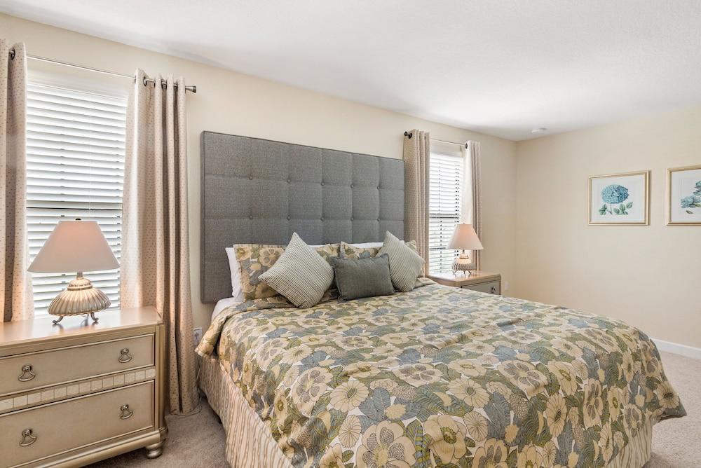 Happy Daze by VillaDirect