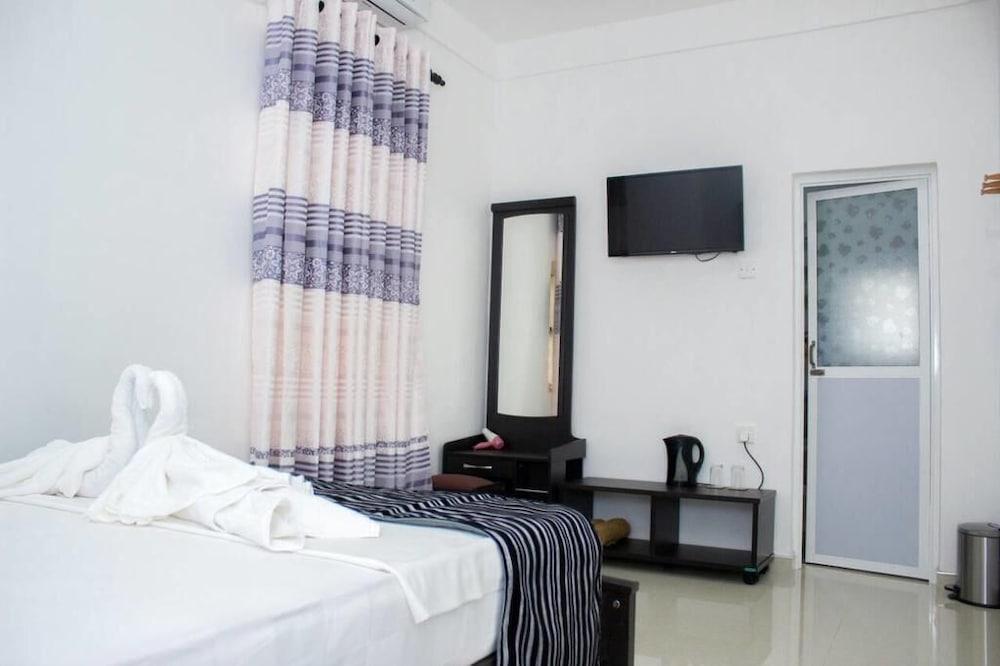 Funwhales Rest House