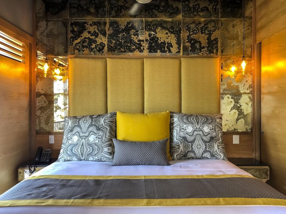 Pinnacle Resorts 179 - Adults Only