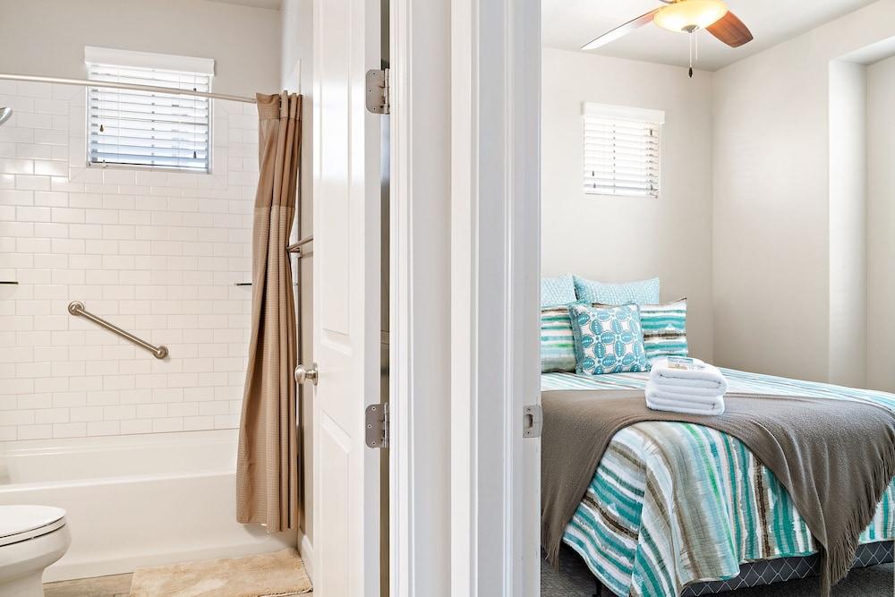 Sunshine Serendipity 4 Bedroom Apts by RedAwning