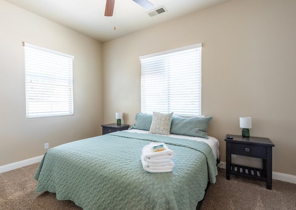 Zion's Point 3 Bedroom Apts by RedAwning