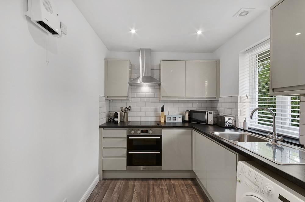 Karah Suites - The Galleria