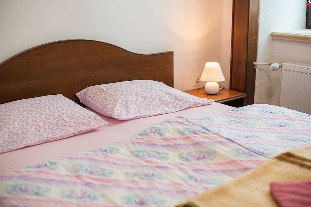 Cvet gora - Camping, Glamping and Accomodations - Hostel