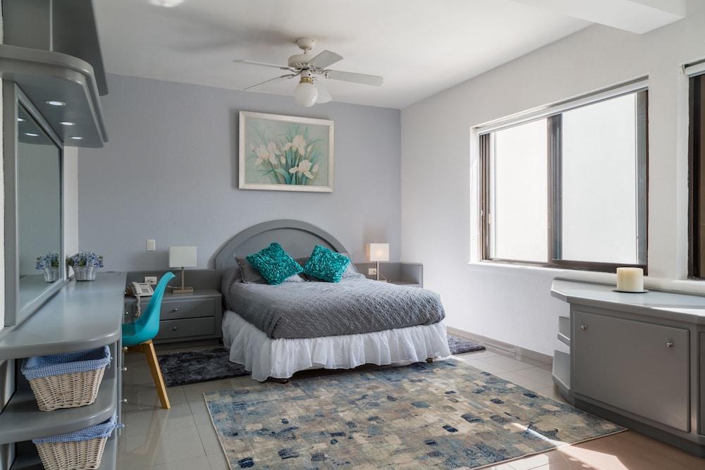 CASA REAL: Increíble casa sobre la laguna