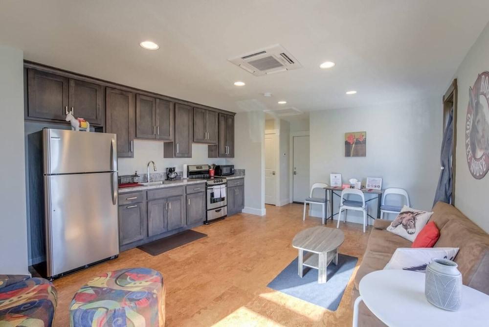 The Coffee Loft Above a Cafe Walk to Dwntn