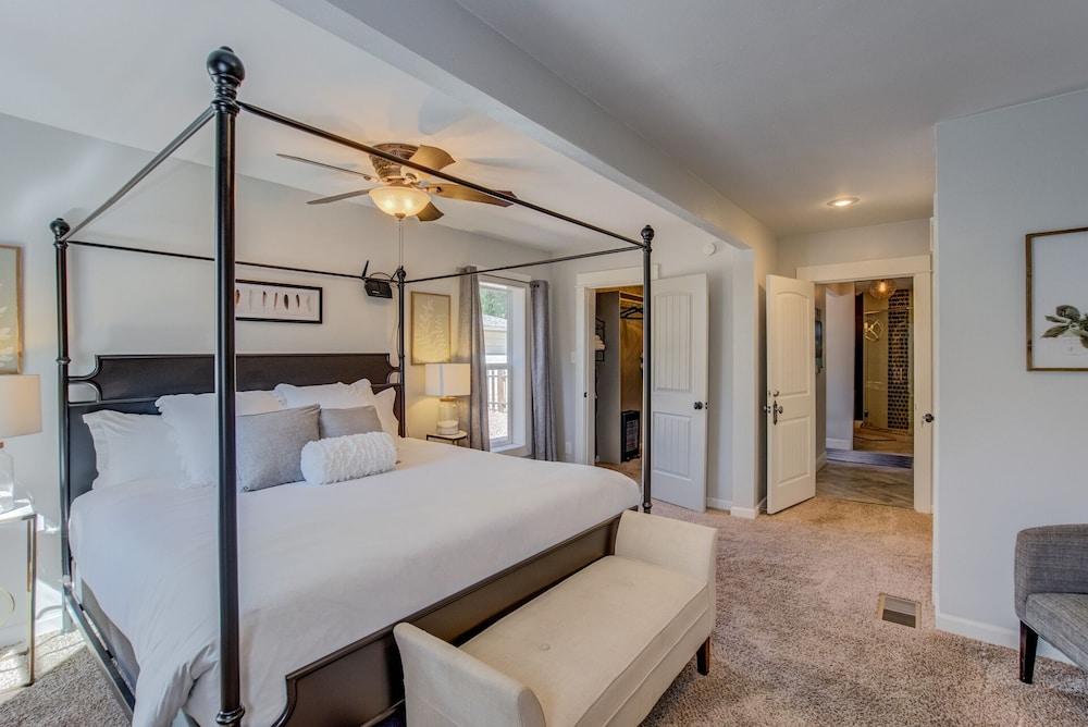 4BD Luxuryclose to Downtown3ba & Pet-friendly!!