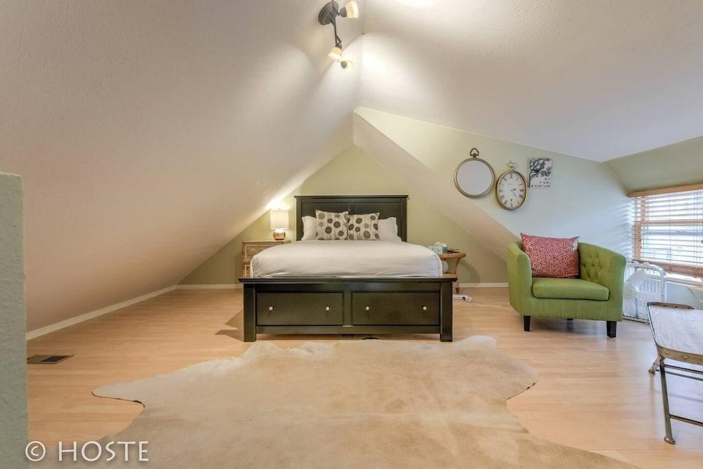 Chic Boutique Wine + Mtns Walk Everywhere