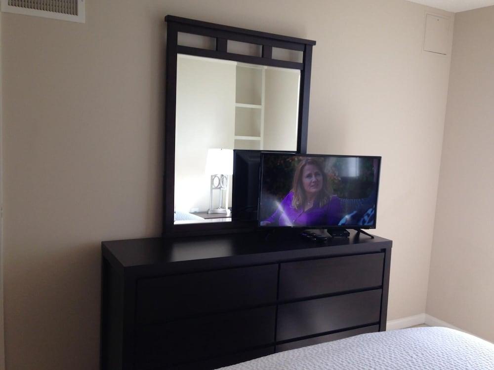 National at Ballston Metro