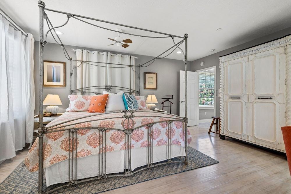 The Kenwood Gables Boutique Bed & Breakfast
