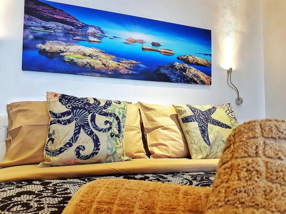 Brezza Marina Guesthouse