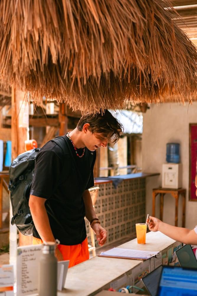 Mad Monkey Hostel Nacpan Beach - Adults Only