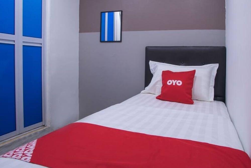 Hotel O Taj (seksyen 13)