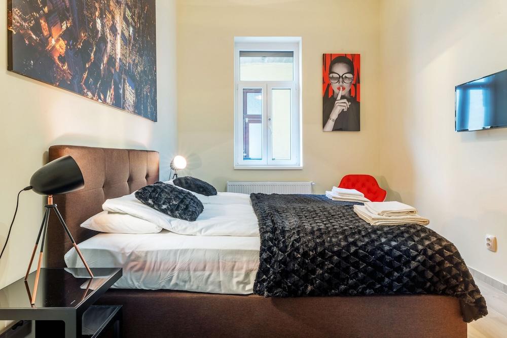 Kazinczy 11 Apartment