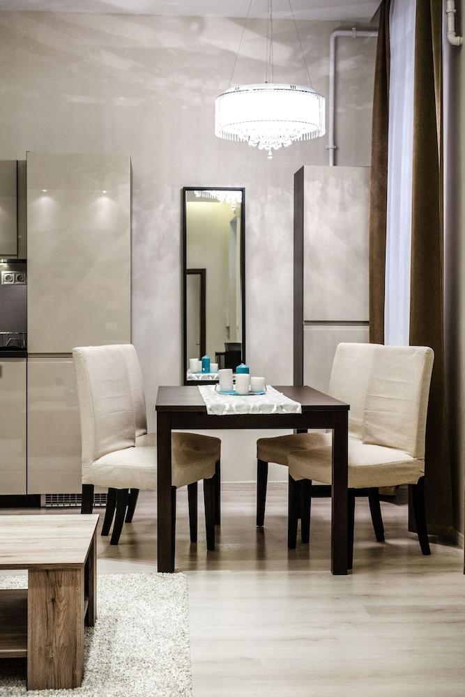 Klauzal 10 Apartment