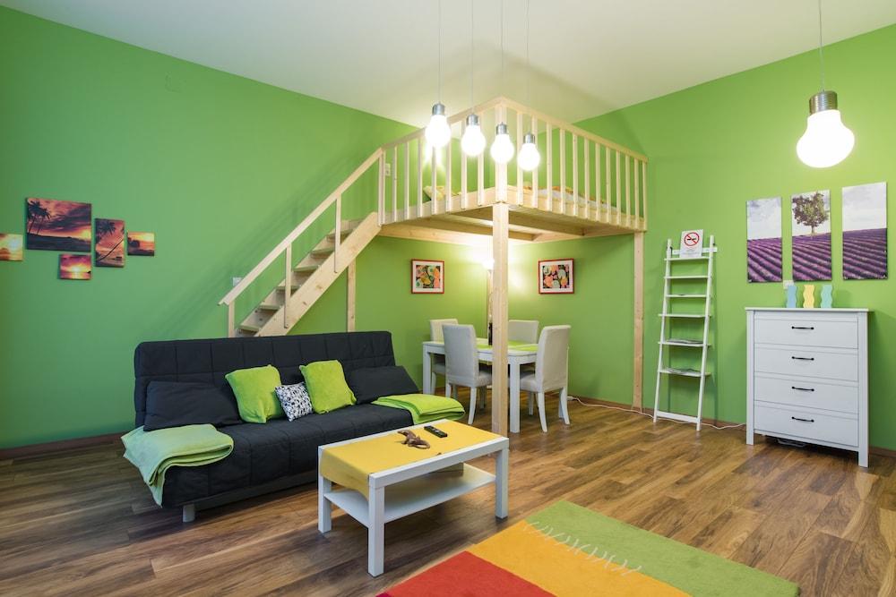 Paulay 7 Apartment II.